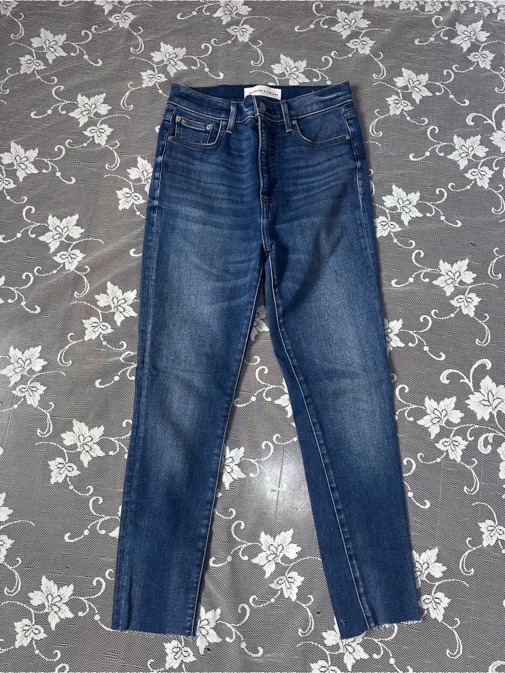 Aritzia Denim Forum Lola High Rise Skinny Jeans Raw Hem Blue Sz 28
